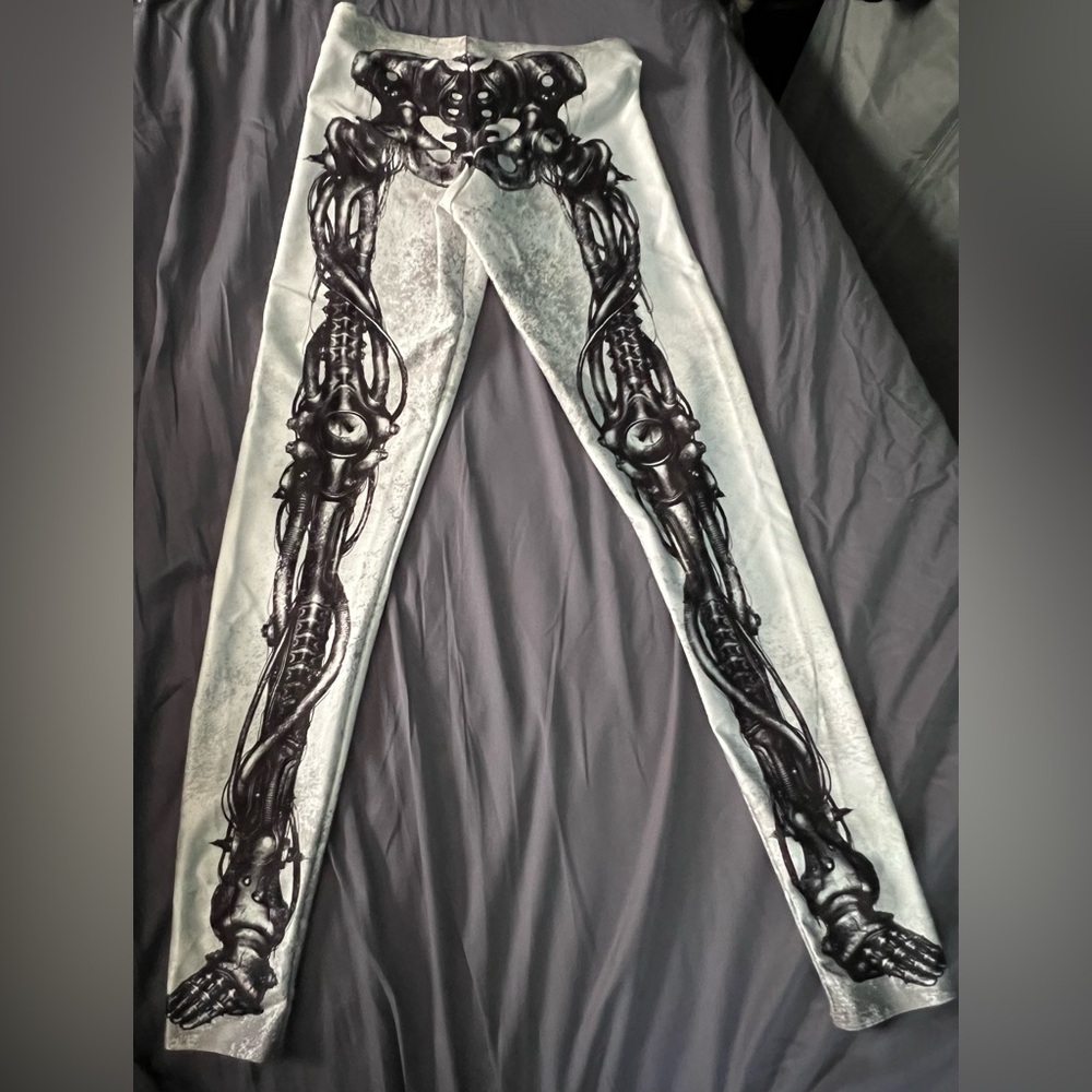 M LE BlackMilk Wht Mechanical Bones Leggings - Picture 9 of 9